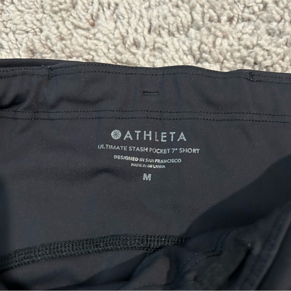 Athleta Ultimate Stash pocket 7” Short - Picture 6 of 7